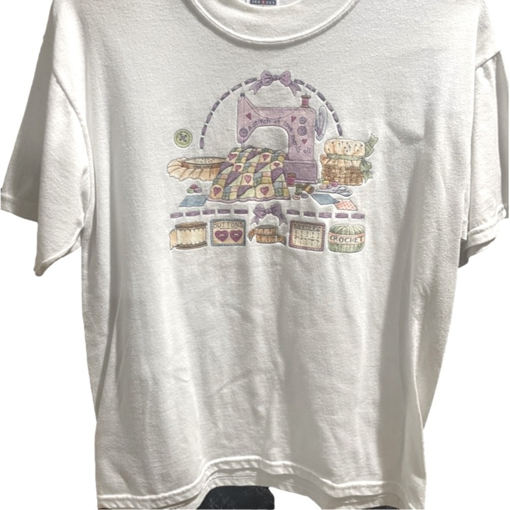 Sewing short sleeve T-shirt size medium